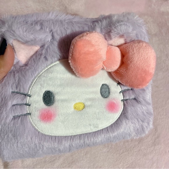 Hello Kitty Pastel Fuzzy Plush Pouch - NWOT - Picture 3 of 11